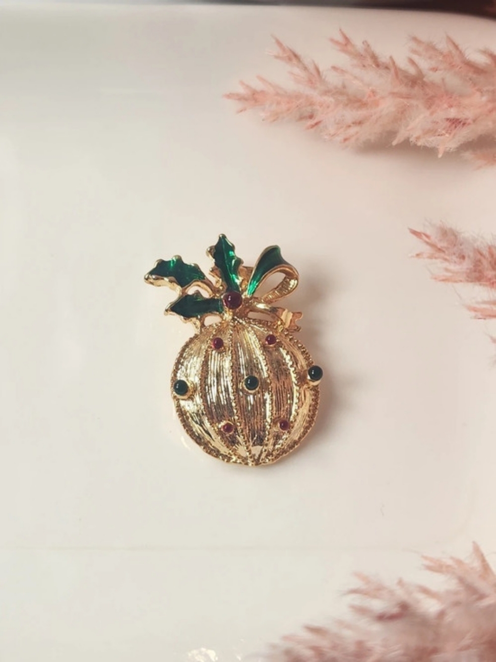 Gold & Green Leaf Brooch Like New